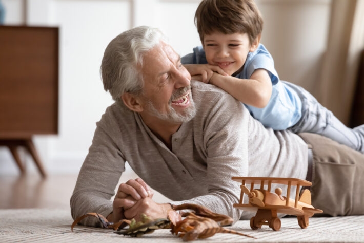 Verschenken statt vererben – so sparen Sie Steuern